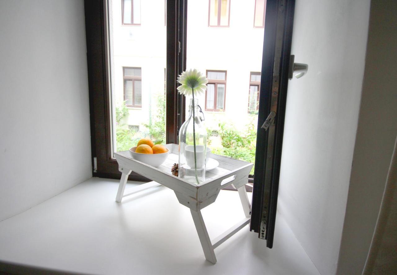 For The Bold, Chic And Open Minded * Viena